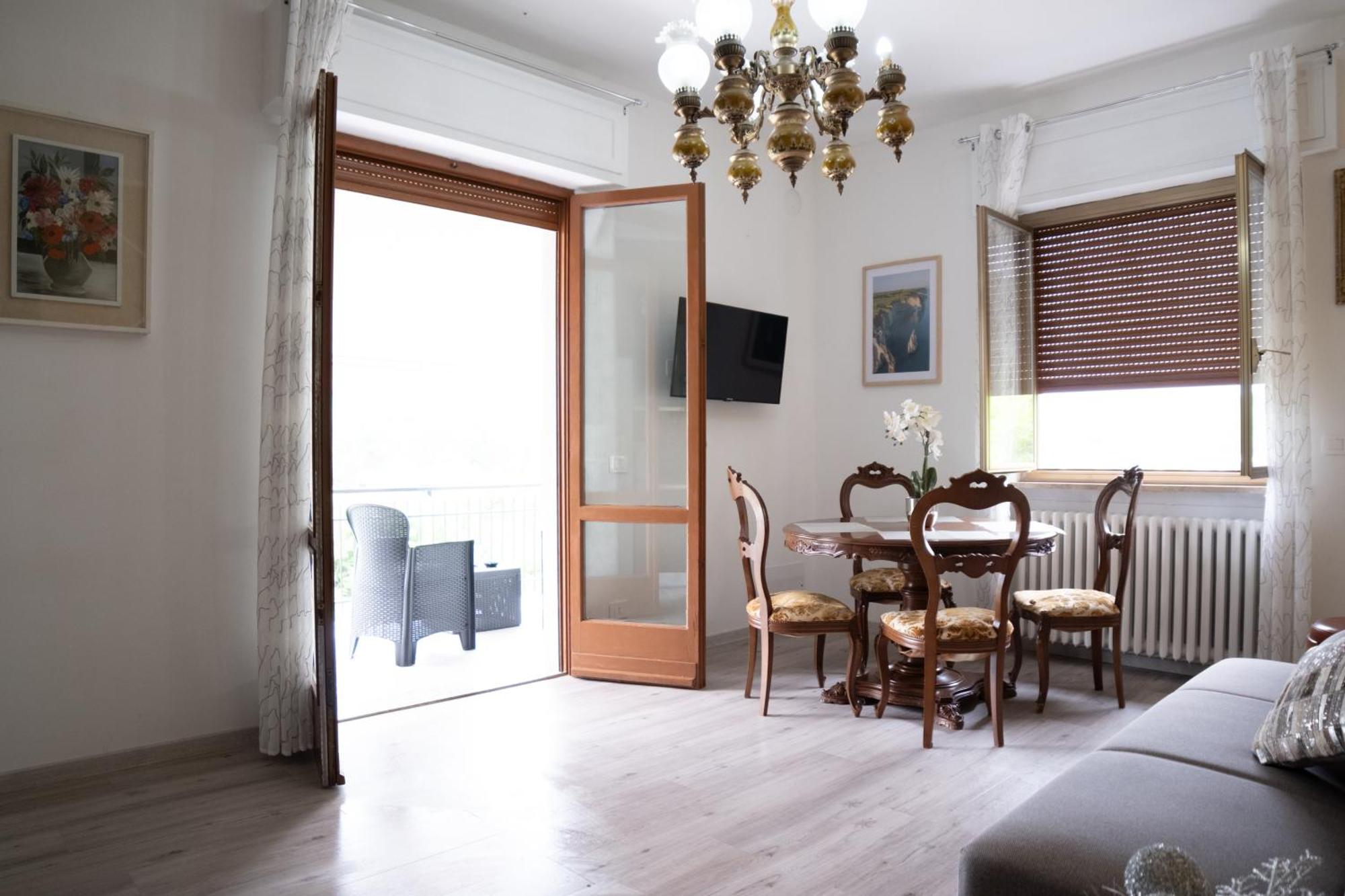 Casa Vacanze Aria Leggiuno Bagian luar foto