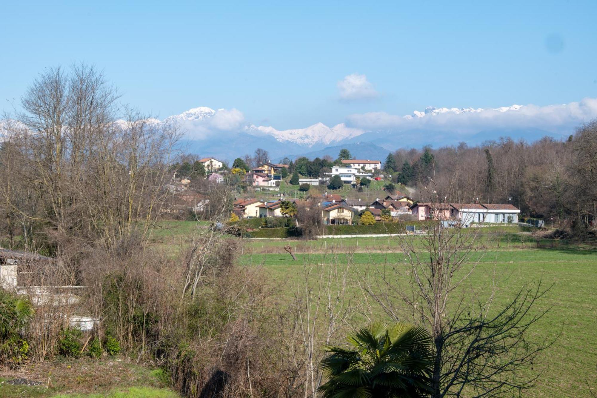 Casa Vacanze Aria Leggiuno Bagian luar foto